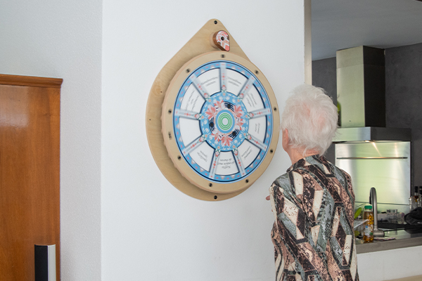 inspiratiewiel wandspel voor een leuk dagje met bewoners in een bejaardehuis